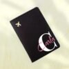 Porta Pasaporte "Jet Black Elegance"